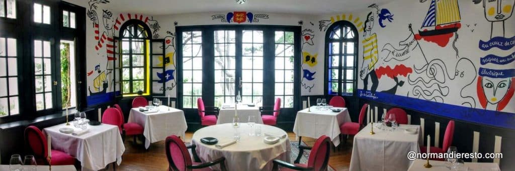 Salle a manger au Donjon